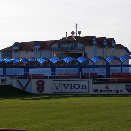 Hotel Vion Zlaté Moravce Exterior foto