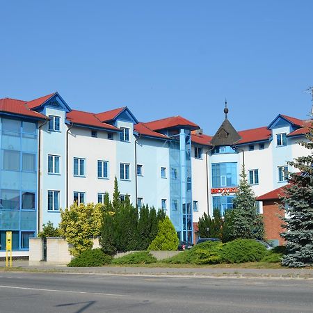 Hotel Vion Zlaté Moravce Exterior foto