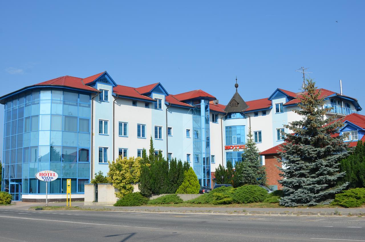 Hotel Vion Zlaté Moravce Exterior foto
